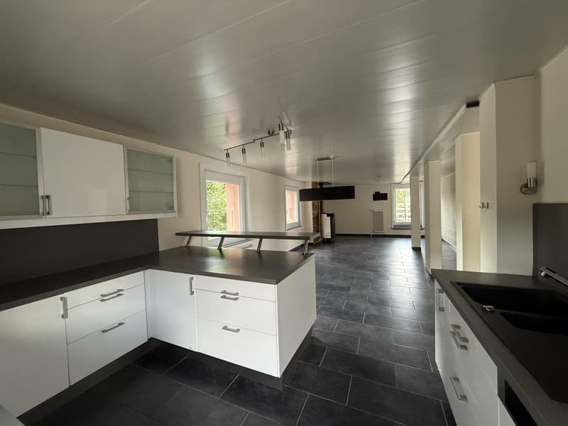 Un bien rare au coeur du Brassus, réunissant habitation et local commercial, avec un beau potentiel d'investissement (9)