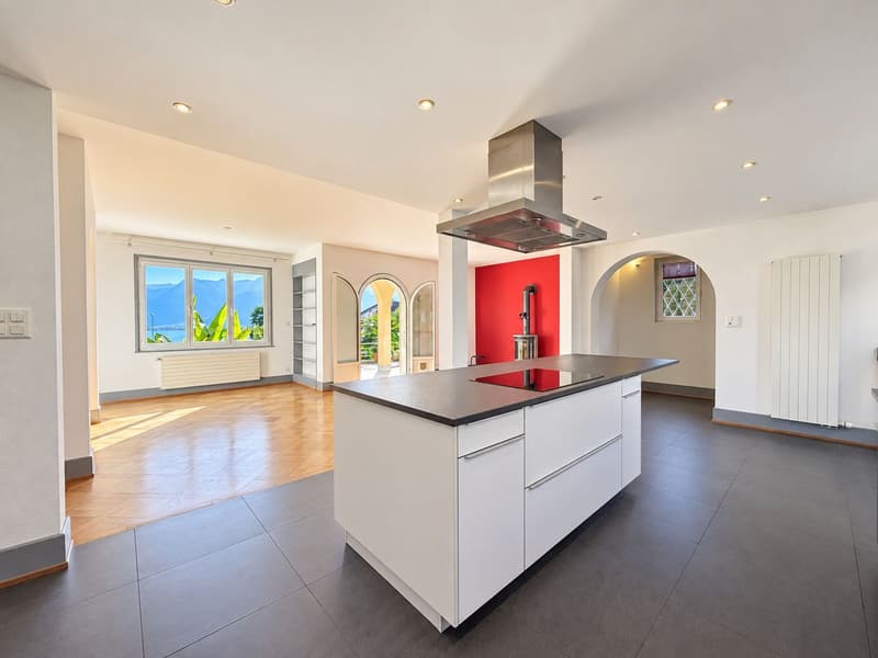 Appartement de charme de 4,5 pièces, terrasse, jardin et splendide vue sur le lac ! (4)
