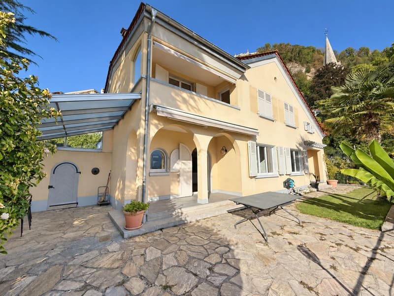 Appartement de charme de 4,5 pièces, terrasse, jardin et splendide vue sur le lac ! (12)