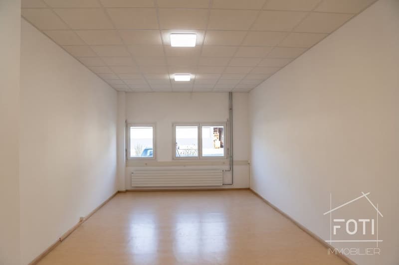 Bureau à louer. (1)