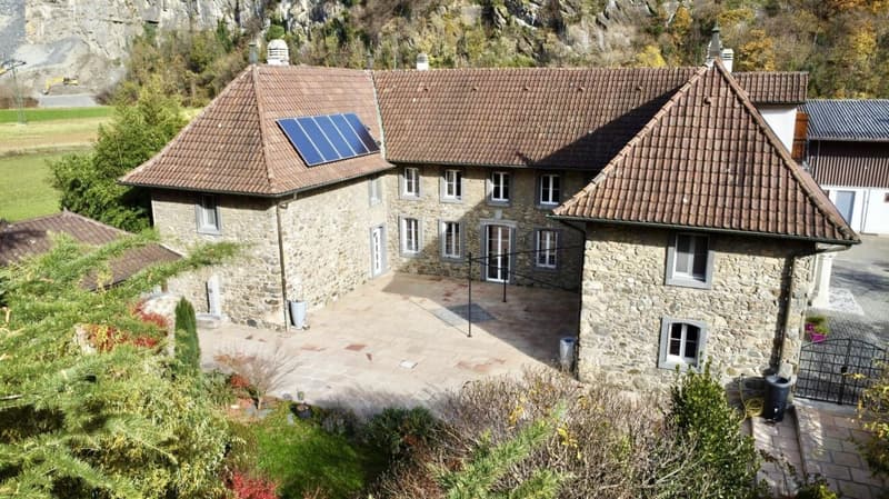 Maison de 405 m2 avec terrain de 4'413 m2 à Bex (2)