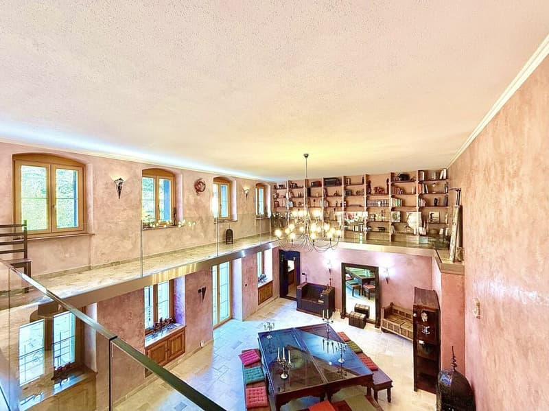 Maison de 405 m2 avec terrain de 4'413 m2 à Bex (13)