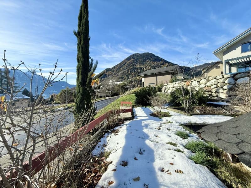Grande maison avec beaucoup de potentiel à Chamoson (25)