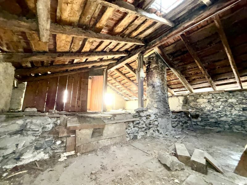 Maison à rénover au centre de Chamoson, vendu avec autorisation de construire (18)
