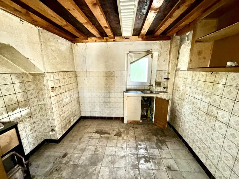 Maison à rénover au centre de Chamoson, vendu avec autorisation de construire (13)