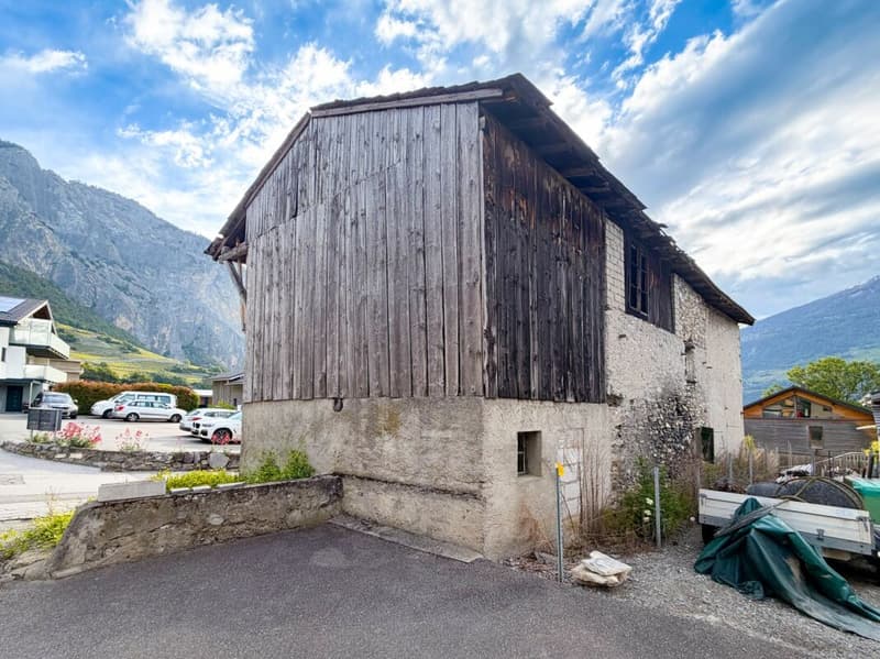 Maison à rénover au centre de Chamoson, vendu avec autorisation de construire (4)