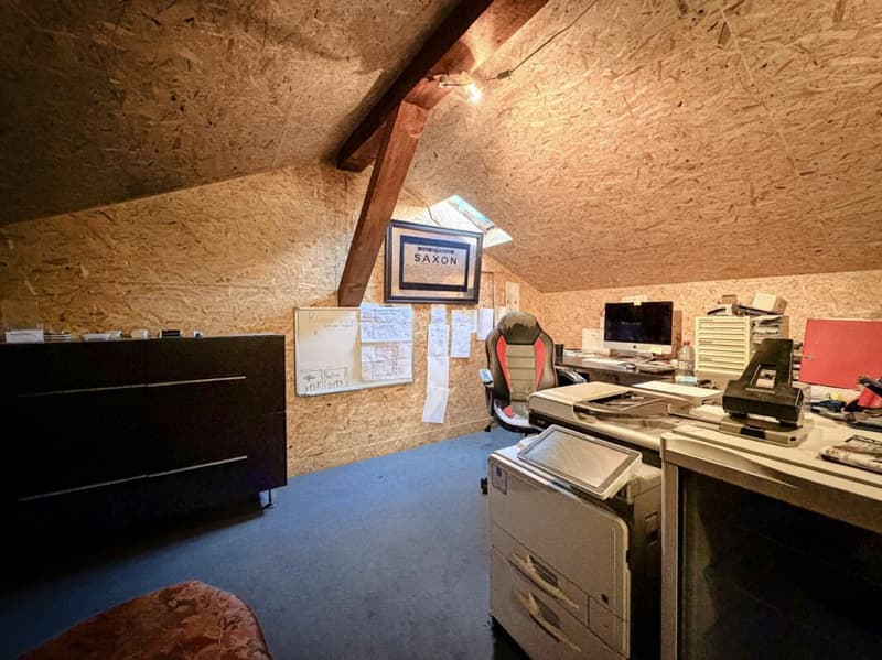 Immeuble de rendement au coeur de Saxon (10)