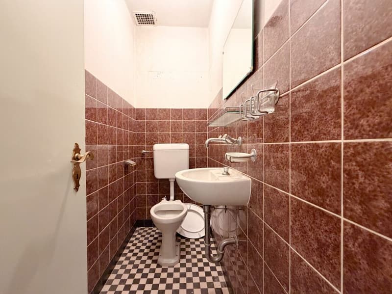 Maison avec possibilité de transformer en multi-appartements à Charrat (15)