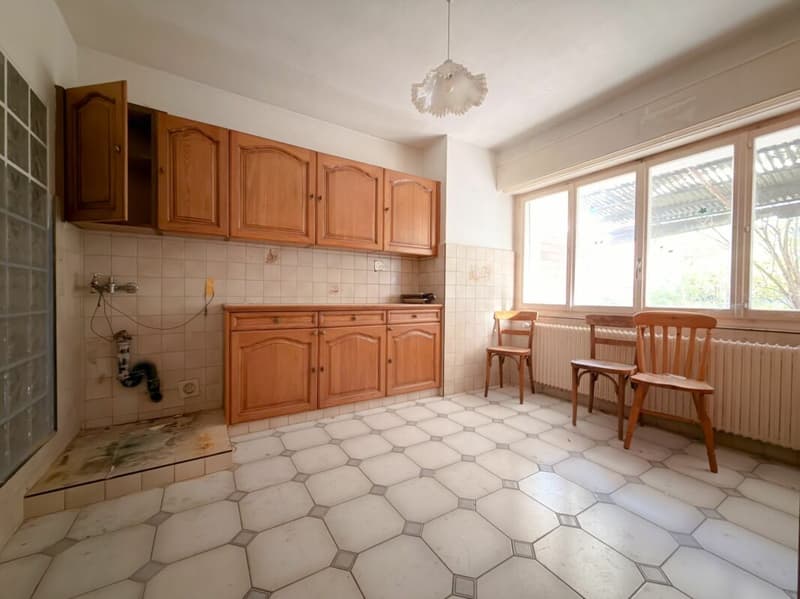 Maison avec possibilité de transformer en multi-appartements à Charrat (16)