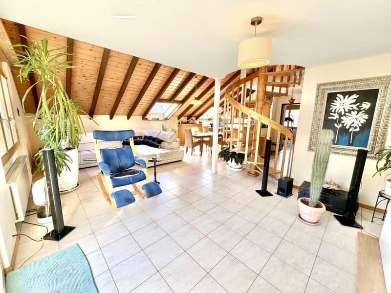 Exklusivität - Duplex im Attisch im Herzen von Susten (2)