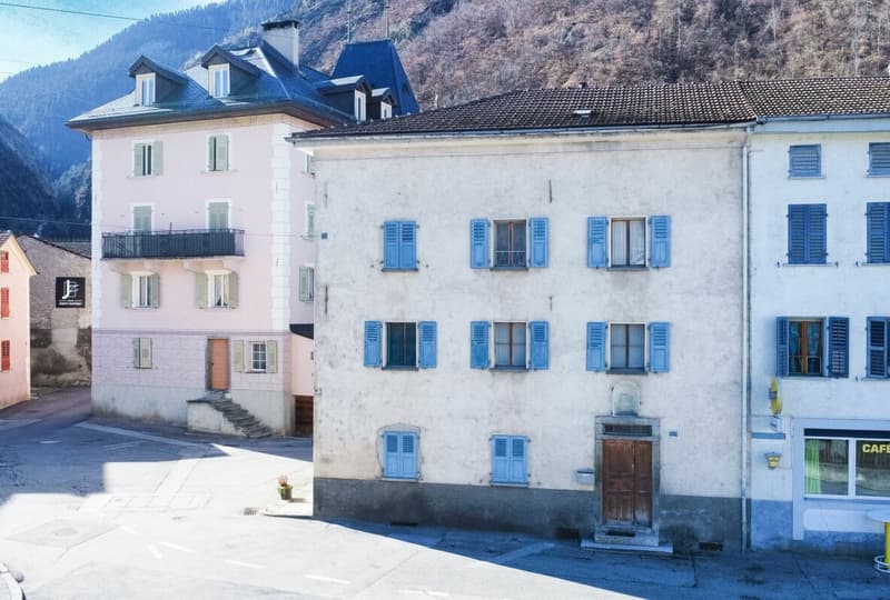 Maison villageoise multi-appartements au centre de Chippis (2)