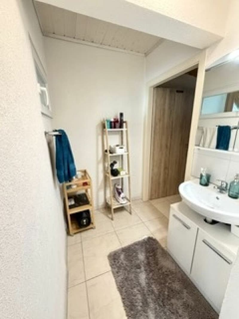 À louer : Appartement 3 pièces rénové à Fully (4)