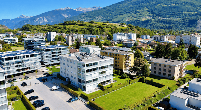SOMPTUEUX APPARTEMENT DE STANDING AVEC VÉRANDA DE 43 M² ET JARDIN PRIVATIF DE 440 M² (7)