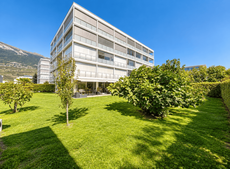 SOMPTUEUX APPARTEMENT DE STANDING AVEC VÉRANDA DE 43 M² ET JARDIN PRIVATIF DE 440 M² (5)