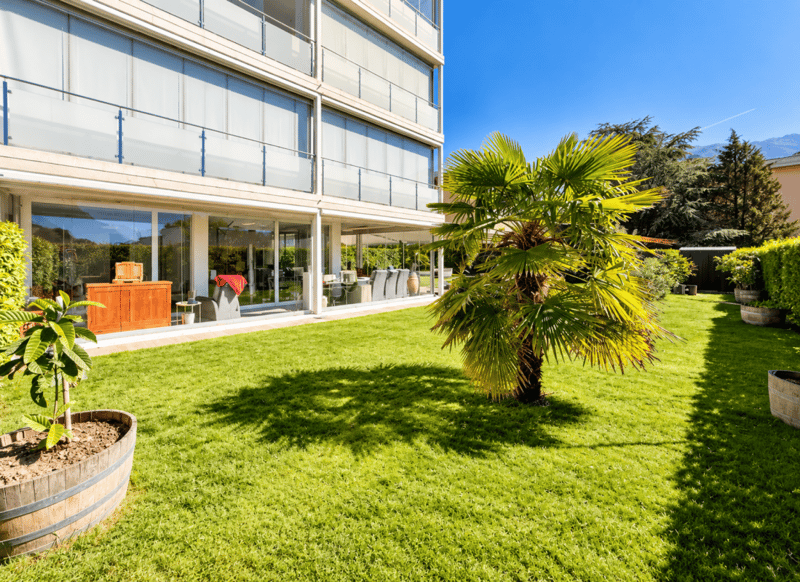 SOMPTUEUX APPARTEMENT DE STANDING AVEC VÉRANDA DE 43 M² ET JARDIN PRIVATIF DE 440 M² (2)