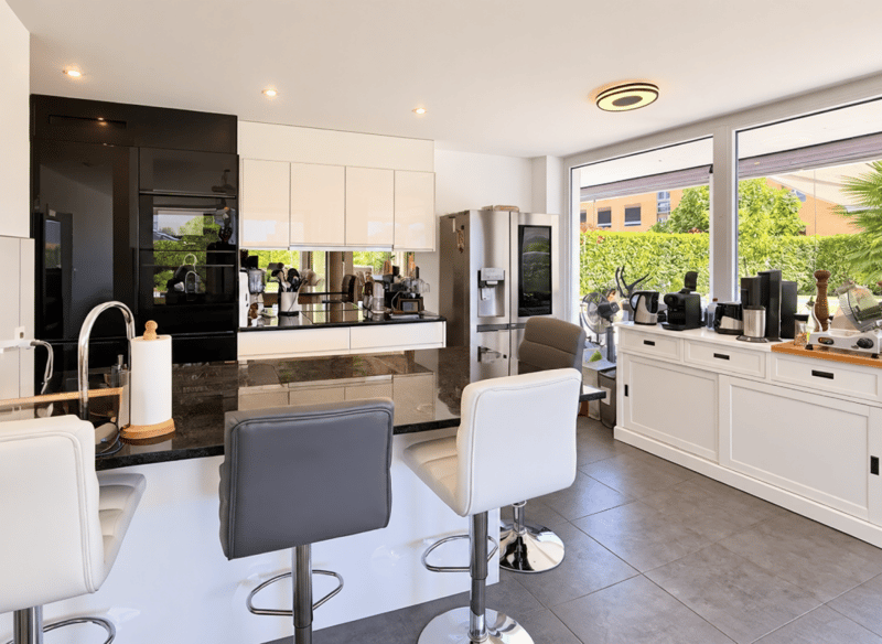 SOMPTUEUX APPARTEMENT DE STANDING AVEC VÉRANDA DE 43 M² ET JARDIN PRIVATIF DE 440 M² (16)