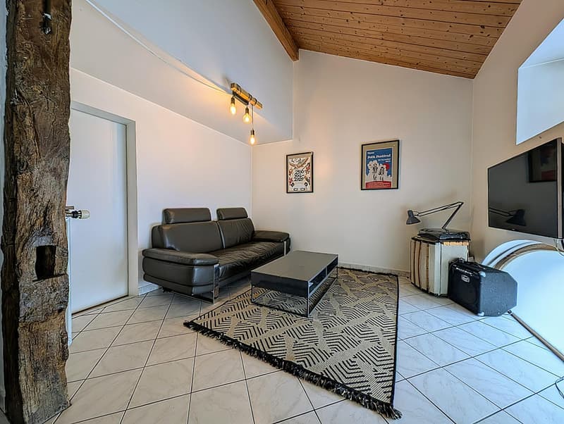 A VENDRE - MAISON DE VILLAGE SANS EXTERIEUR - CESSY (4)