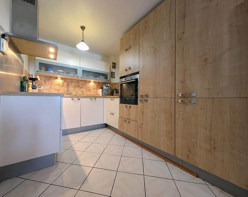 A VENDRE - MAISON DE VILLAGE SANS EXTERIEUR - CESSY (8)