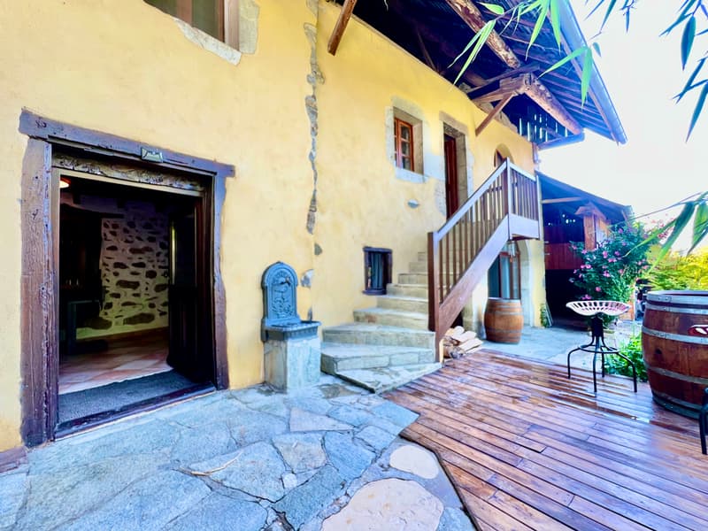Maison de caractère rénovée à Sillingy. (2)