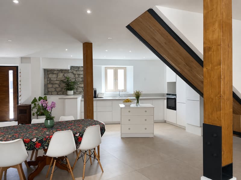 Maison dans une ferme rénovée à Crozet (3)