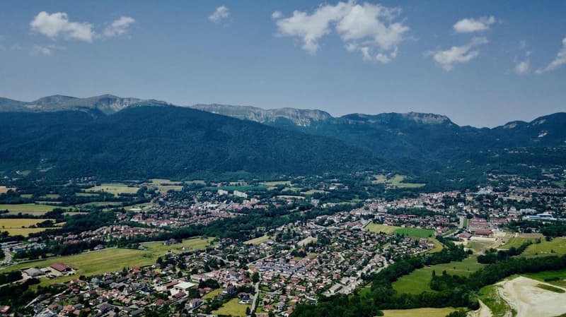 À Vendre : Local d'activité de 173,7 m² - Saint-Genis-Pouilly (9)