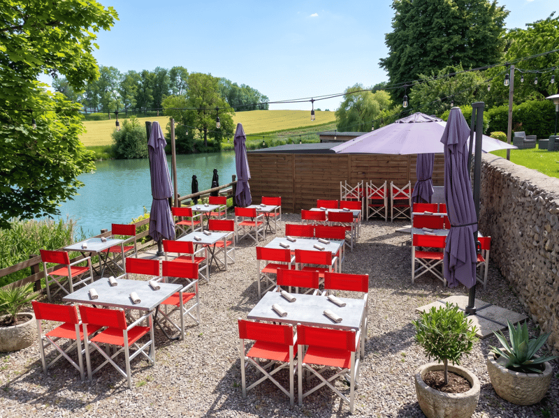 Restaurant Bar Traiteur -- Cadre guinguette bord d'étang -- 350 m² -- Grand Annecy (74) (5)