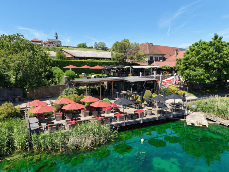 Restaurant Bar Traiteur -- Cadre guinguette bord d'étang -- 350 m² -- Grand Annecy (74) (2)