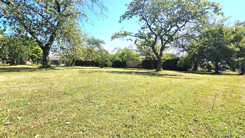952m2 de terrain à bâtir pour 1 ou 2 maisons (6)