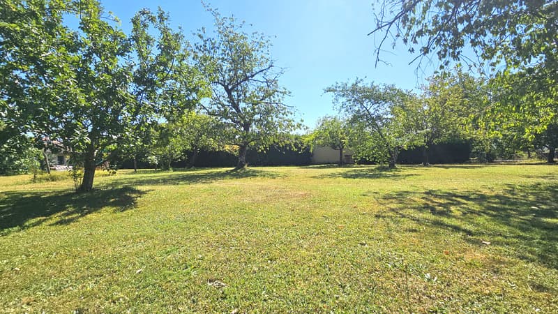 952m2 de terrain à bâtir pour 1 ou 2 maisons (4)