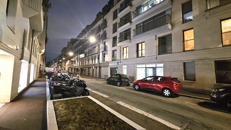 Studio récent et lumineux avec balcon   Clichy centre (11)