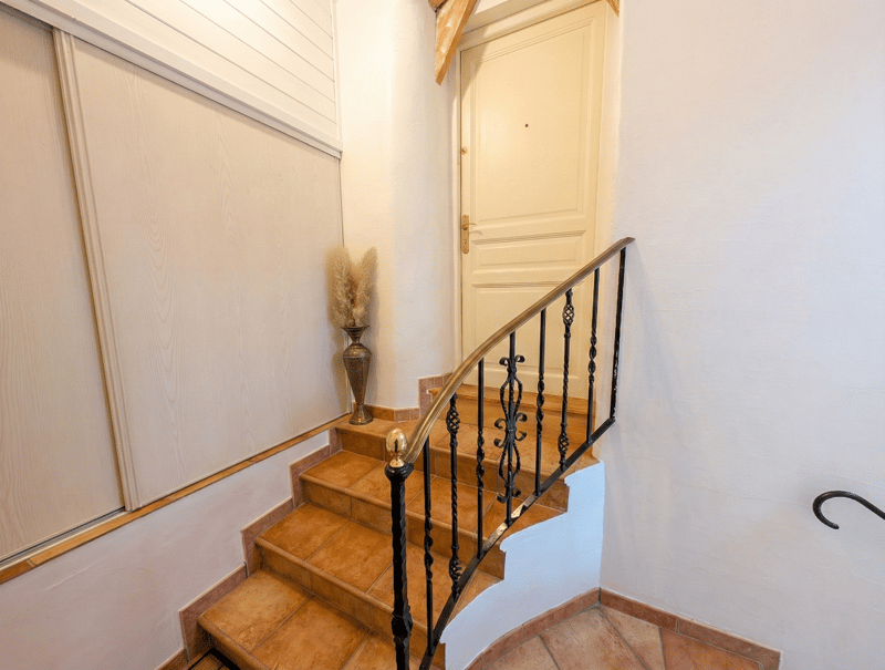 Appartement T1 bis avec place de parking Péron (2)