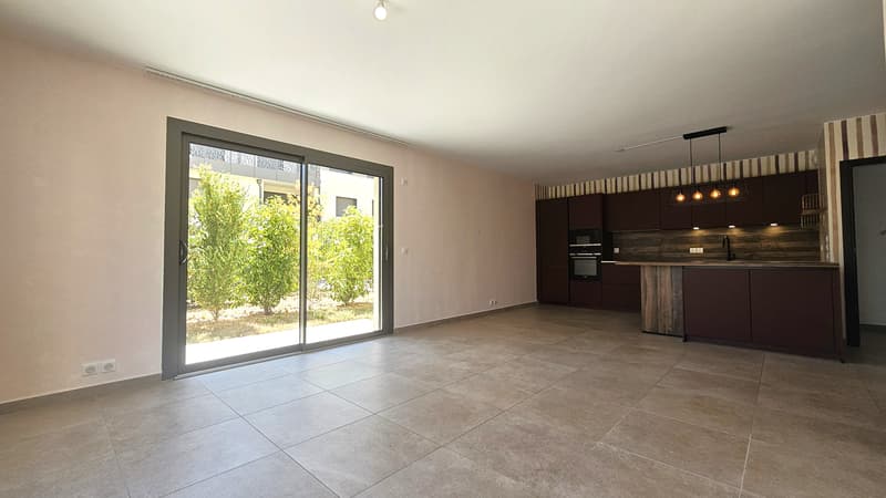 Divonne, 95m2, T4 de 2023, avec jardin/terrasse de 162m2 et 2 garages (9)