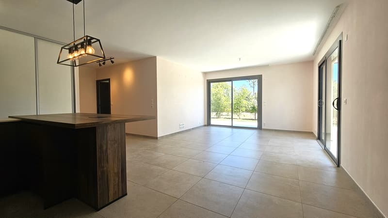 Divonne, 95m2, T4 de 2023, avec jardin/terrasse de 162m2 et 2 garages (5)