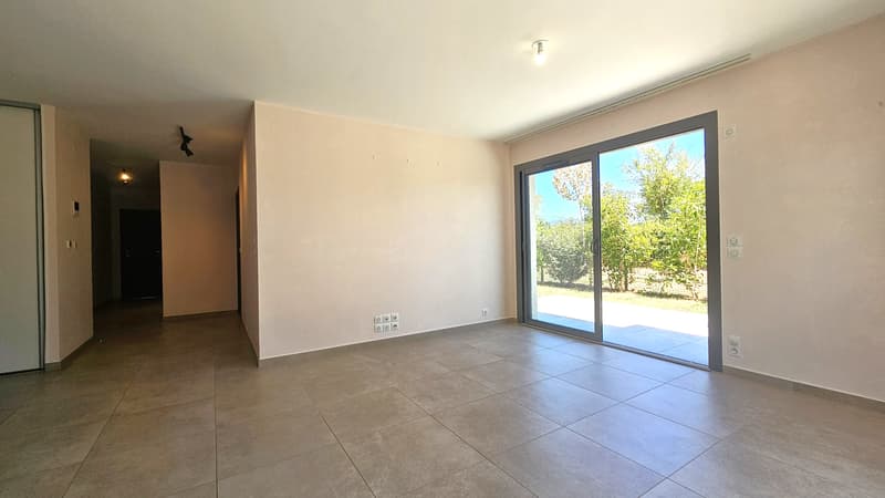 Divonne, 95m2, T4 de 2023, avec jardin/terrasse de 162m2 et 2 garages (8)