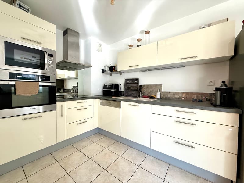 Bel appartement T4 de 82 m² avec balcon, garage et cave   La Roche-sur-Foron (5)