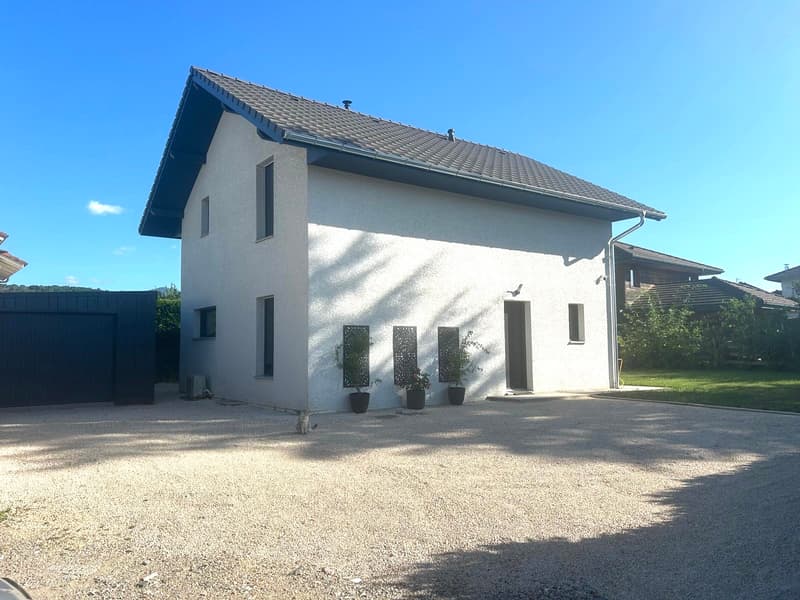 Maison familiale idéale de 4 chambres sur Massongy. (12)