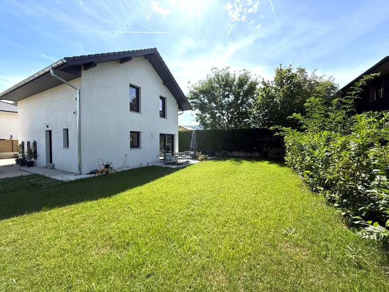 Maison familiale idéale de 4 chambres sur Massongy. (13)