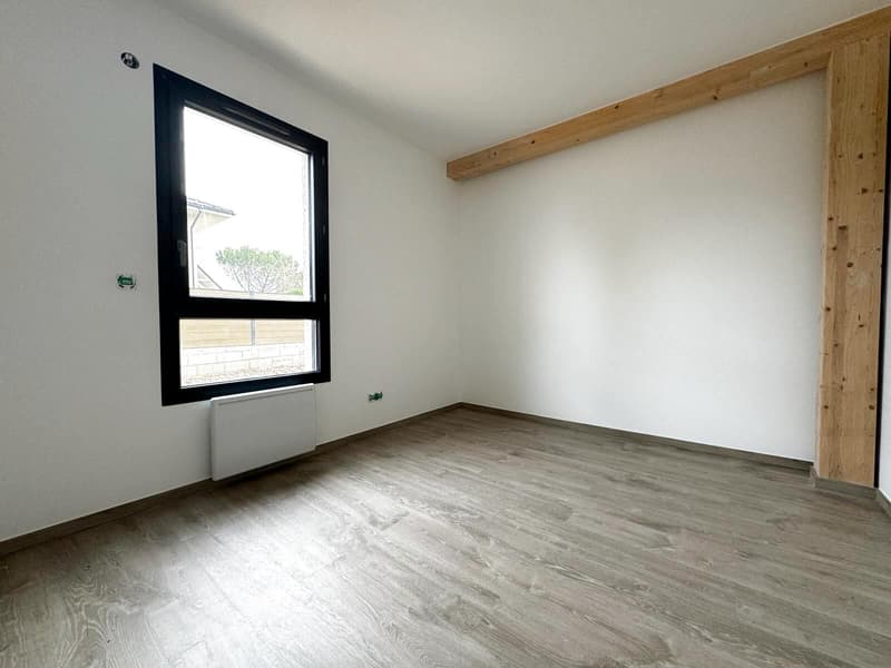 Maison familiale idéale de 4 chambres sur Massongy. (9)