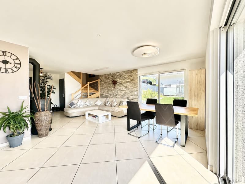 Villa contemporaine avec studio indépendant et vue magnifique!!! (3)
