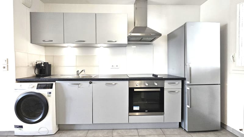 Saint-Genis-Pouilly centre   T3 de 71 m² avec balcon et garage (6)