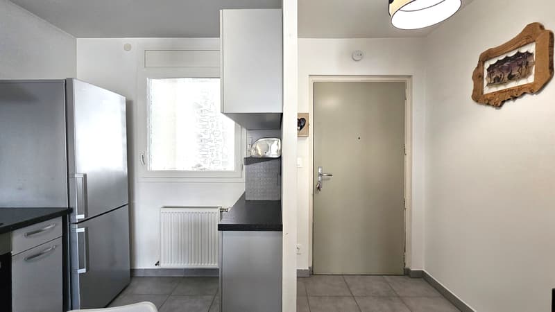 Saint-Genis-Pouilly centre   T3 de 71 m² avec balcon et garage (8)