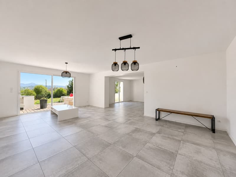 CHAVANNAZ Maison familiale récente de 136 m² avec jardin de 1 200 m², vue dégagée et environnement privilégi (9)