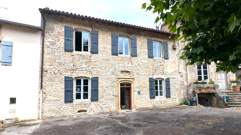 Gigny (Jura) maison en pierre de 172m2 avec studio, garage, cave (1)