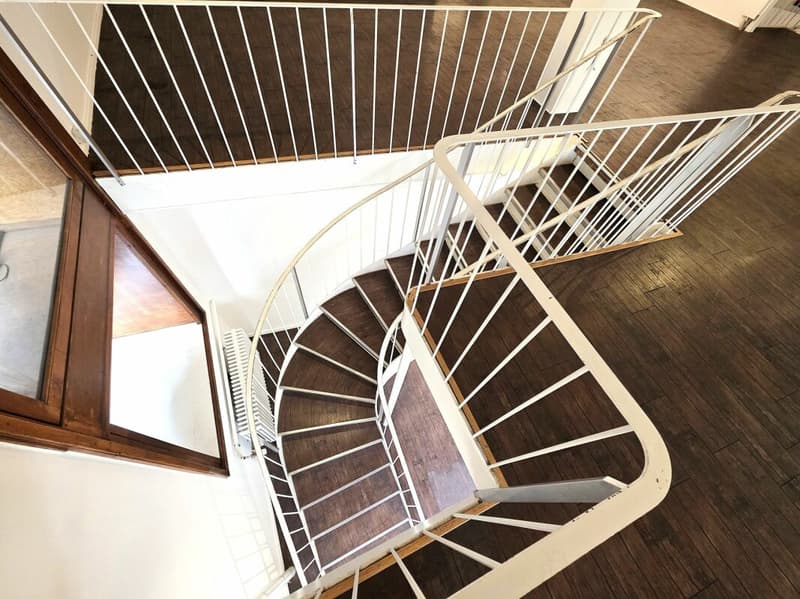 Commercial property in prime location (7)