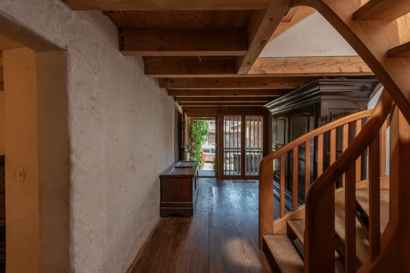 Farmhouse with outbuilding (5)
