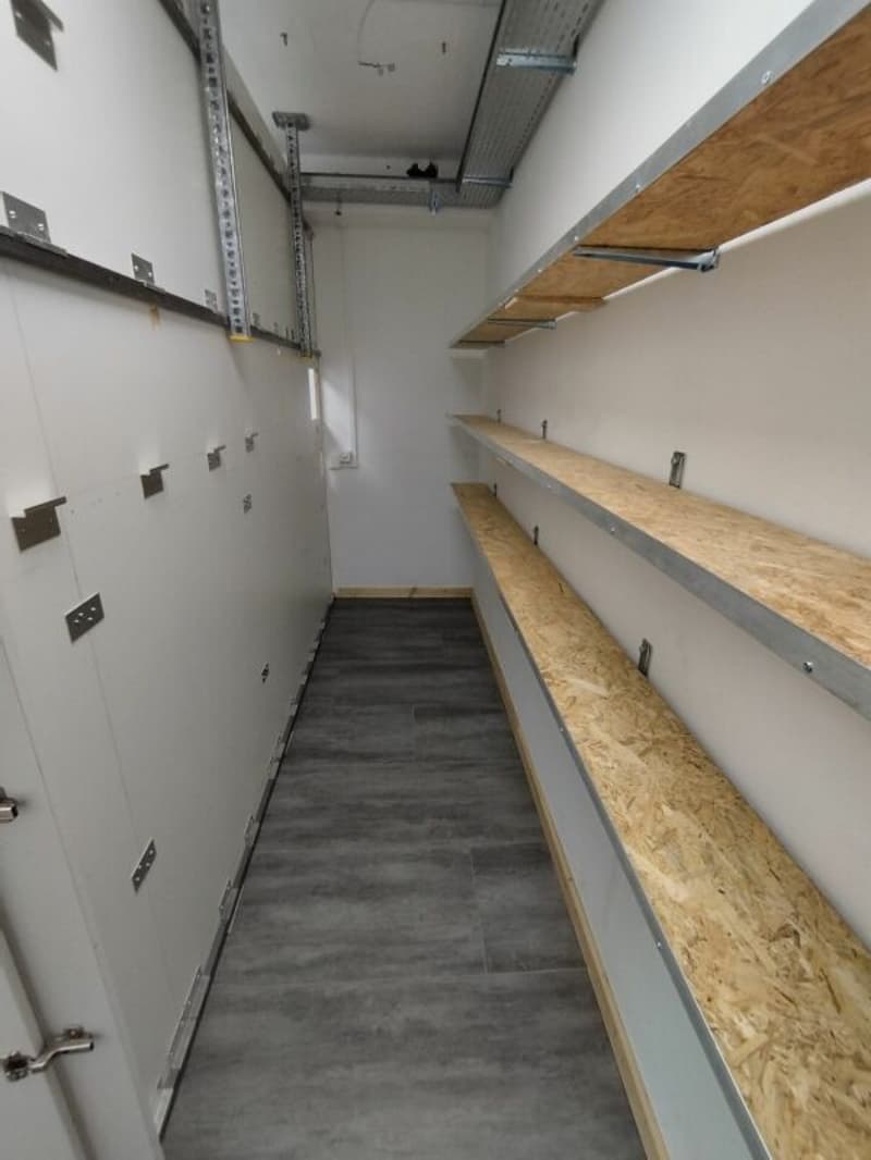 Commerciale/Ufficio/Magazzino a Binningen (7)