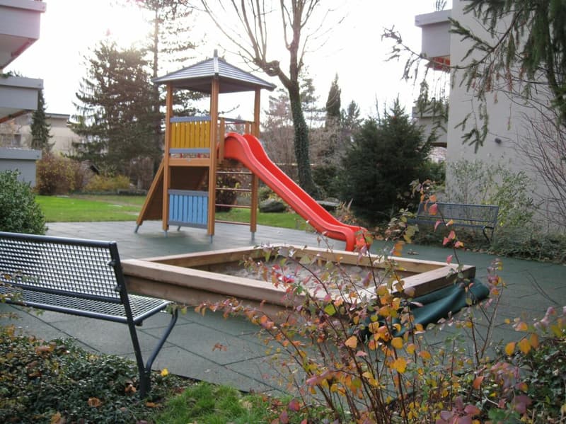 Appartamento di 5.5 locali con piscina in giardino (11)