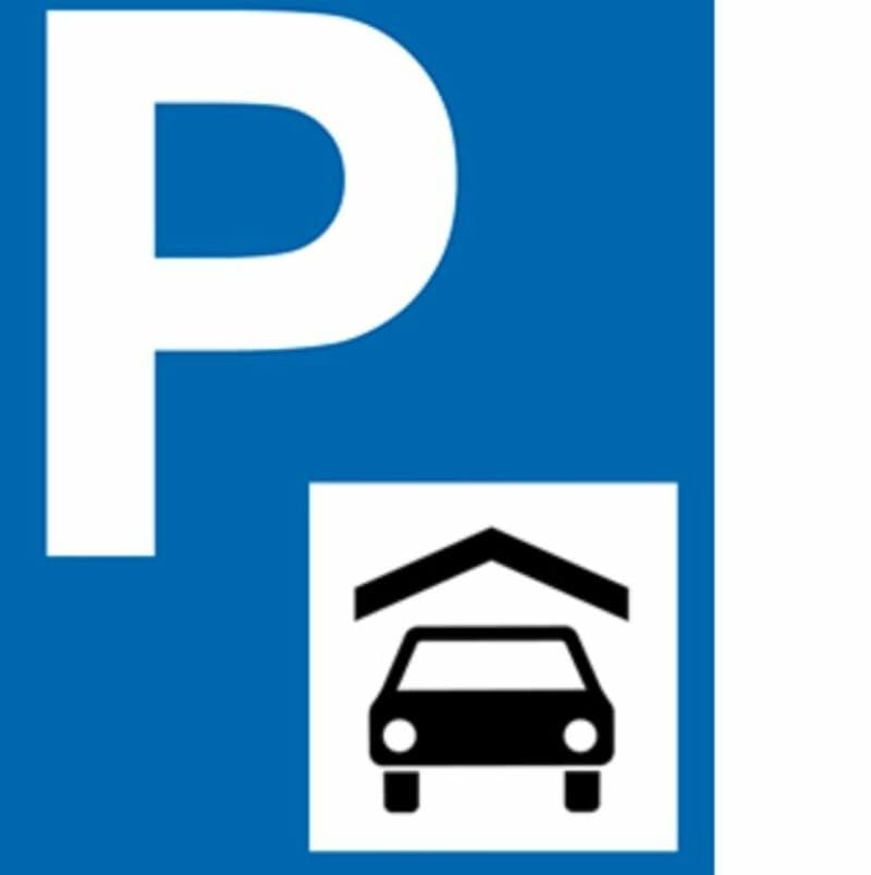 Parcheggi auto in posizione centrale (2)