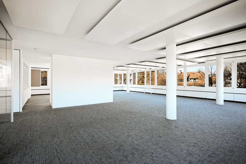 MODERN AUSGEBAUTE BÜROS MIT BLICK ÜBER ZÜRICH (9)