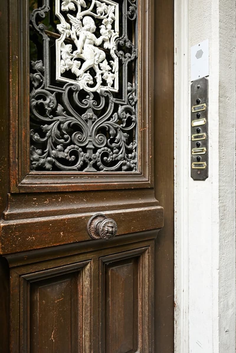 Historisches Mehrfamilienhaus mit Entwicklungspotenzial im Kreis 4 (2)